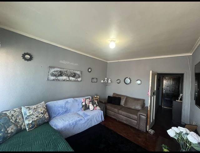 1 BEDROOM APARTMENT FOR SALE IN PAROW CENTRAL